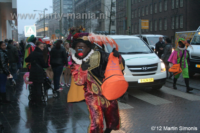 121117_332_intocht_sinterklaas_denhaag_partymania