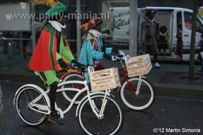 121117_333_intocht_sinterklaas_denhaag_partymania