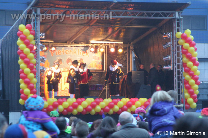 121117_343_intocht_sinterklaas_denhaag_partymania