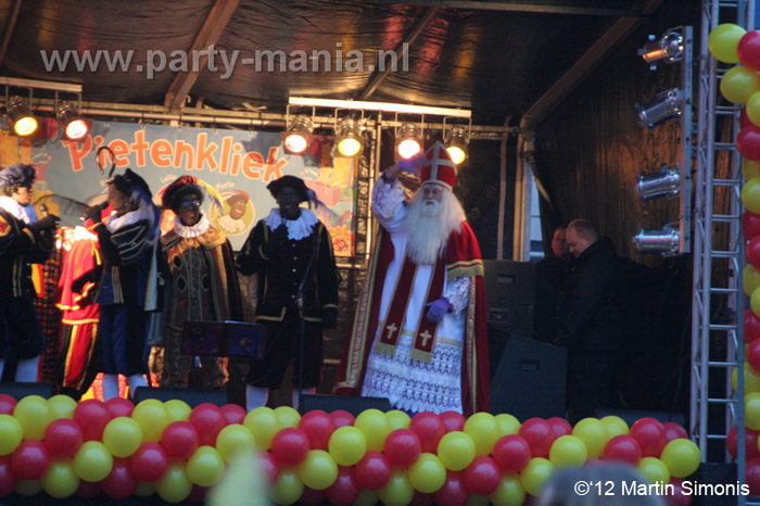 121117_345_intocht_sinterklaas_denhaag_partymania