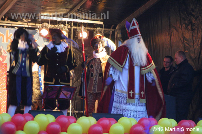 121117_347_intocht_sinterklaas_denhaag_partymania