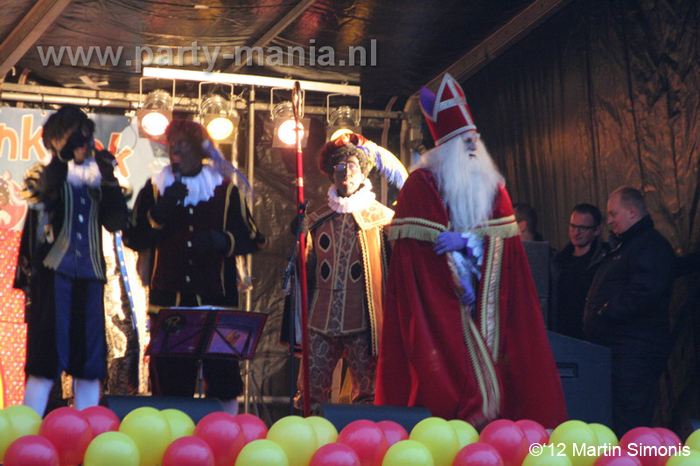 121117_348_intocht_sinterklaas_denhaag_partymania