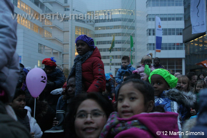 121117_350_intocht_sinterklaas_denhaag_partymania