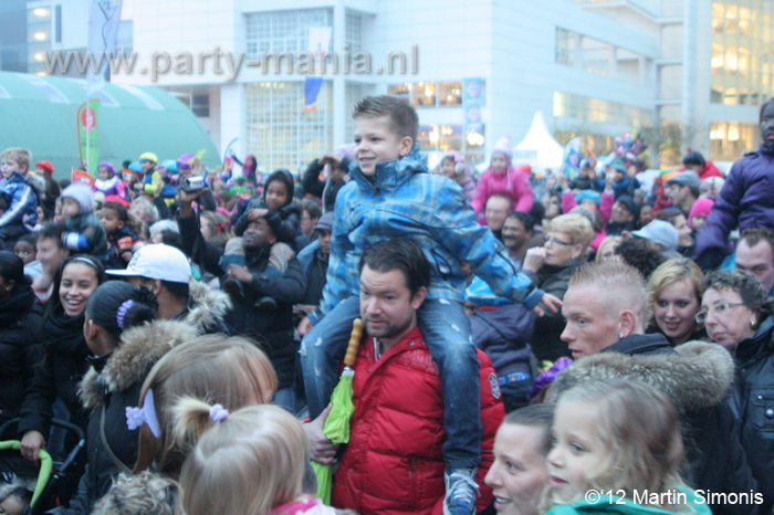 121117_359_intocht_sinterklaas_denhaag_partymania