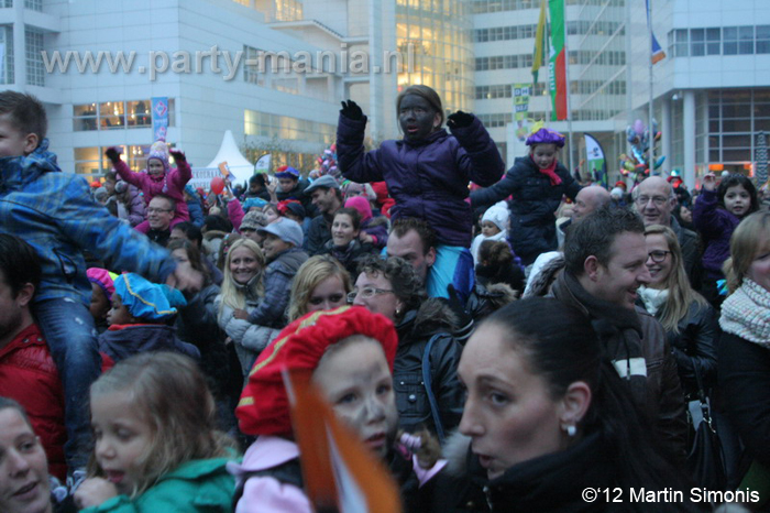 121117_361_intocht_sinterklaas_denhaag_partymania