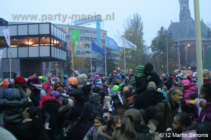 121117_363_intocht_sinterklaas_denhaag_partymania